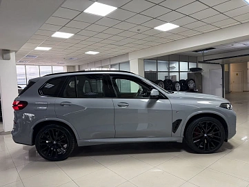 BMW X5, 2025г, полный привод, автомат