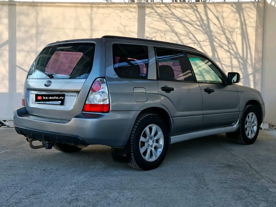 Subaru Forester, 2006г., полный привод, механика