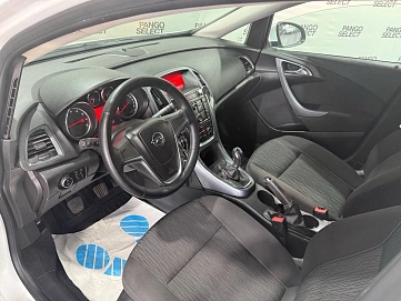 Opel Astra, 2013г, передний привод, механика