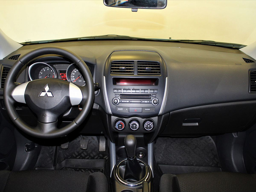 Mitsubishi , 2012г., передний привод, механика