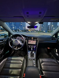 Volkswagen Golf, 2018г, передний привод, робот