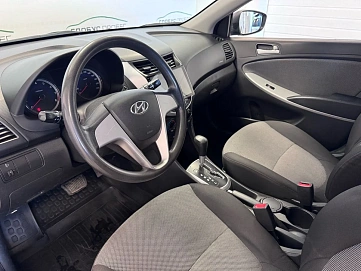 Hyundai Solaris, 2011г, передний привод, автомат