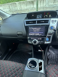Toyota Prius Alpha, 2016г, передний привод, автомат
