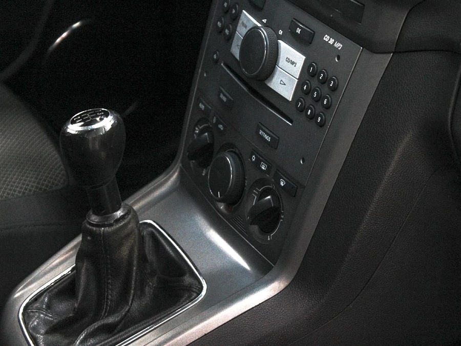 Opel Antara, 2007г., полный привод, механика