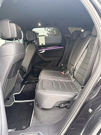 Volkswagen Touareg, 2018г, полный привод, автомат