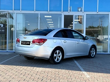 Chevrolet Cruze, 2010г, передний привод, механика