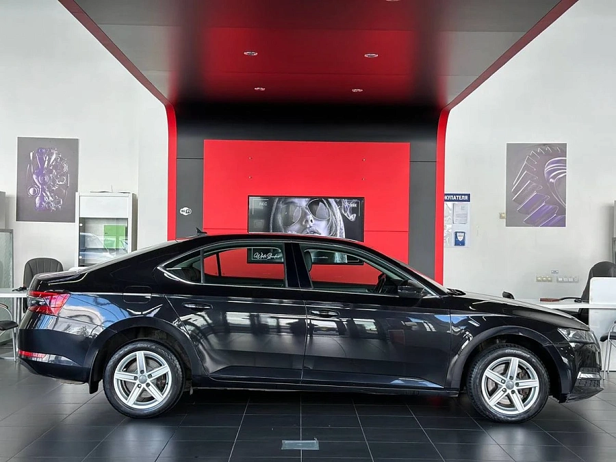 Skoda Superb, 2020г., передний привод, робот