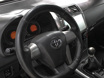 Toyota Corolla, 2012г, передний привод, механика
