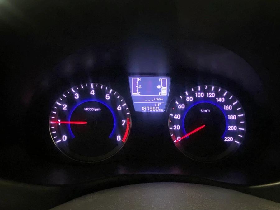 Hyundai Solaris, 2015г., передний привод, механика