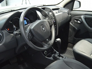 Renault Duster, 2017г, полный привод, автомат