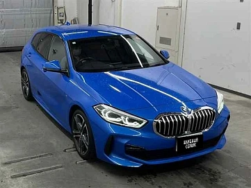 BMW 1 серии, 2021г, передний привод, робот