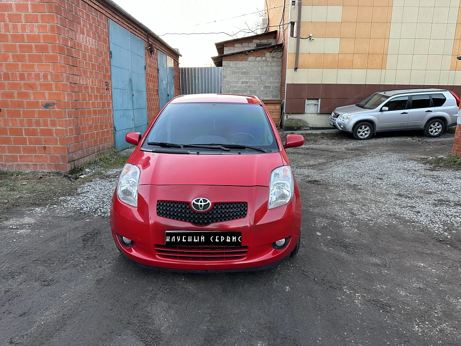 Toyota Yaris, 2008г., передний привод, робот