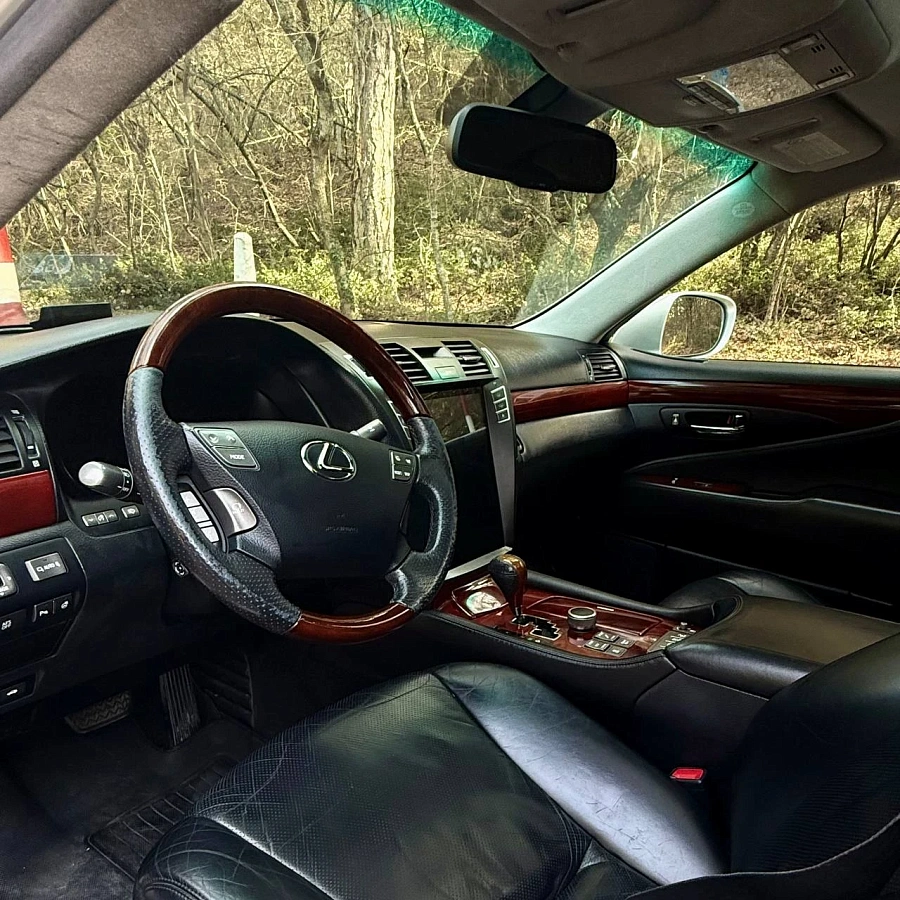 Lexus LS, 2007г., задний привод, автомат