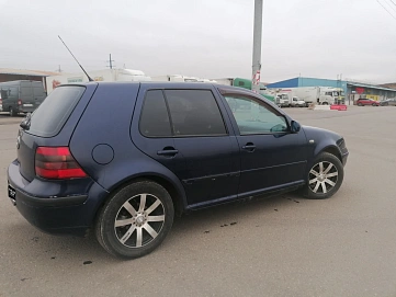 Volkswagen Golf, 2001г, передний привод, механика