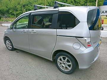 Honda Freed, 2012г, передний привод, вариатор