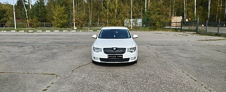 Skoda Superb, 2012г, передний привод, автомат