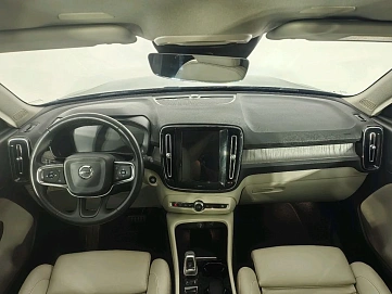 Volvo XC40, 2021г, полный привод, автомат
