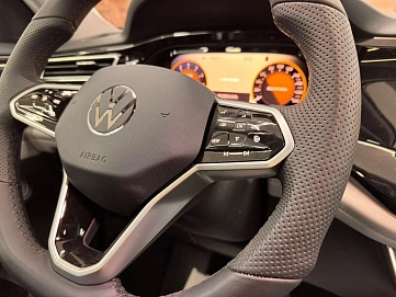 Volkswagen Teramont, 2023г, полный привод, робот
