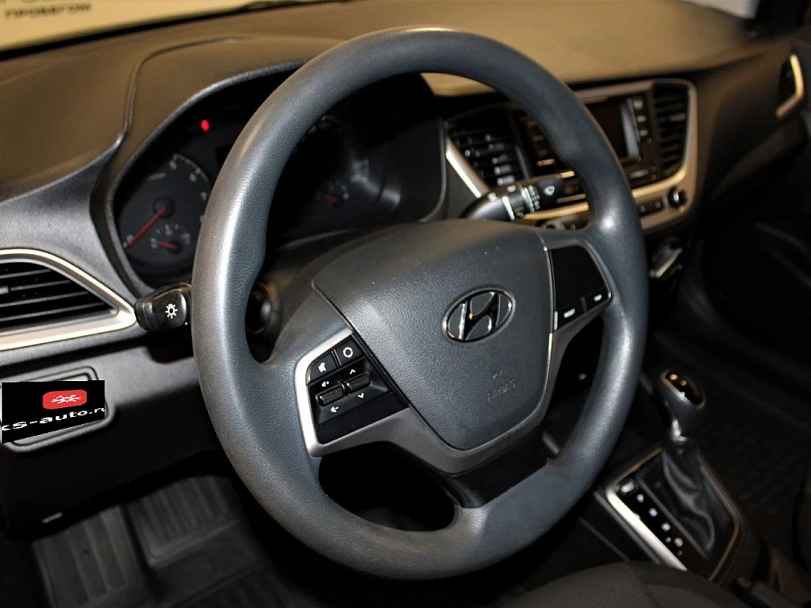 Hyundai Solaris, 2018г., передний привод, автомат