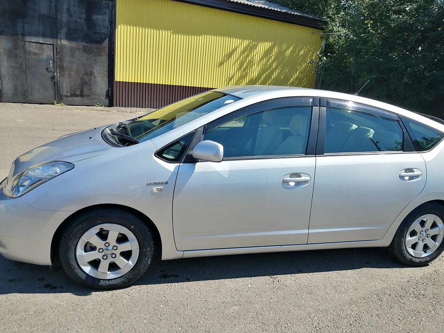 Toyota Prius, 2008г., передний привод, автомат