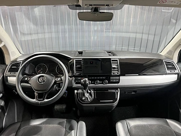 Volkswagen Multivan, 2017г, передний привод, робот