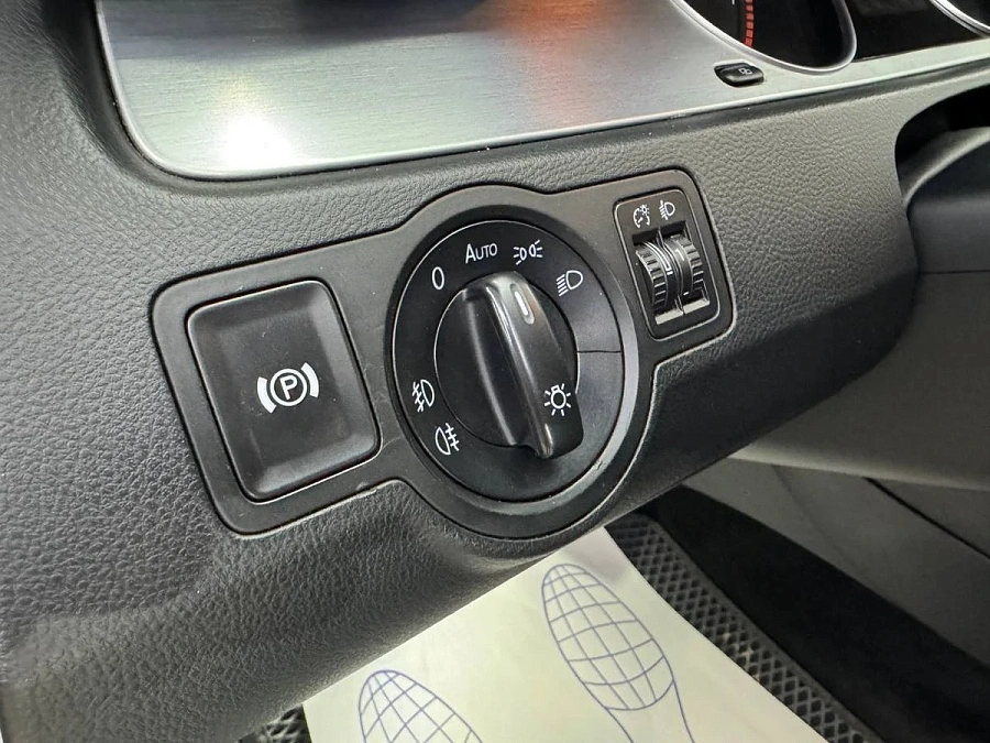 Volkswagen Passat, 2009г., передний привод, робот