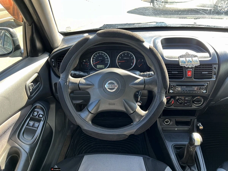 Nissan Almera, 2004г., передний привод, механика