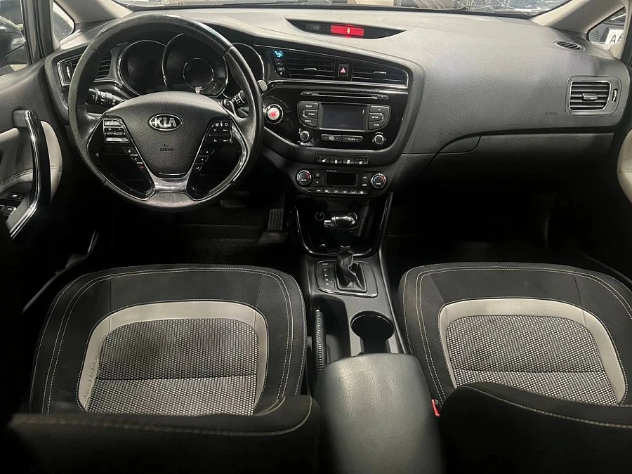 Kia Ceed, 2015г., передний привод, робот