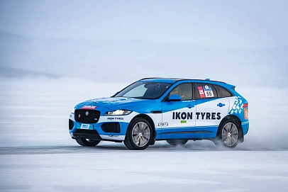 Jaguar F-Pace, 2016г, полный привод, автомат