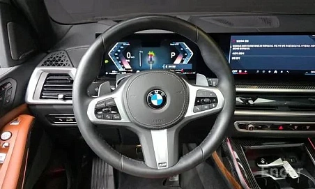 BMW X7, 2024г, полный привод, автомат