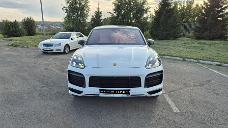 Porsche Cayenne, 2018г, полный привод, автомат