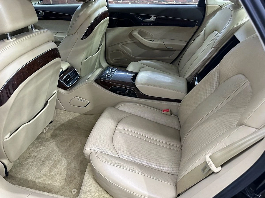Audi A8, 2011г., полный привод, автомат