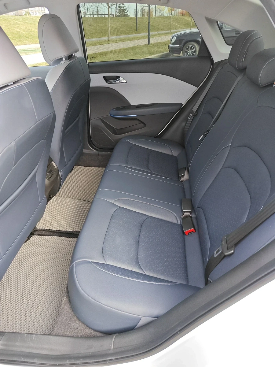 Chevrolet Monza, 2024г., передний привод, робот