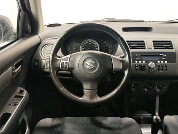 Suzuki Swift, 2008г, передний привод, робот
