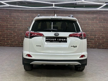 Toyota RAV4, 2018г, полный привод, вариатор