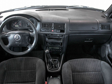 Volkswagen Golf, 1998г, передний привод, механика