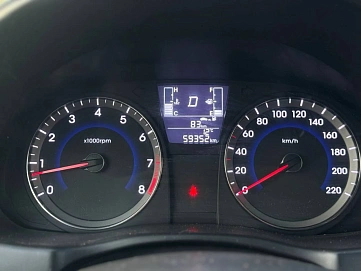 Hyundai Solaris, 2015г, передний привод, автомат