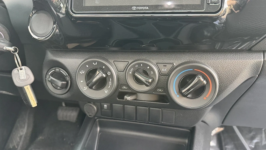 Toyota Hilux, 2024г., полный привод, автомат