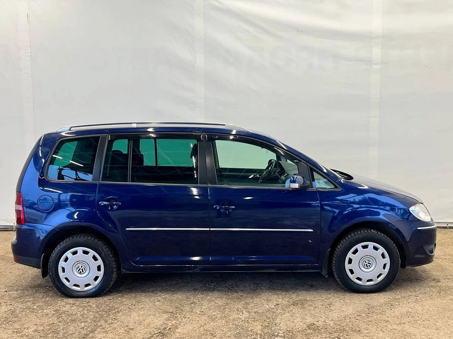 Volkswagen Touran, 2007г., передний привод, робот