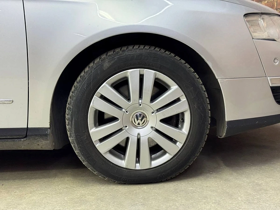 Volkswagen Passat, 2009г., передний привод, робот