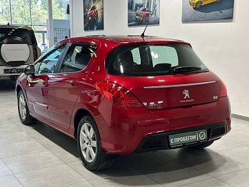 Peugeot 308, 2011г, передний привод, автомат