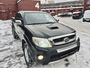Toyota Hilux, 2010г, полный привод, автомат