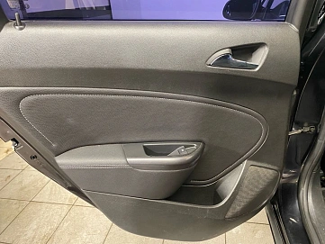 Opel Astra, 2011г, передний привод, механика