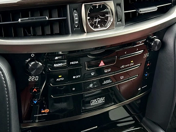 Lexus LX, 2017г, полный привод, автомат
