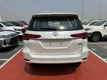 Toyota Fortuner, 2024г, полный привод, автомат