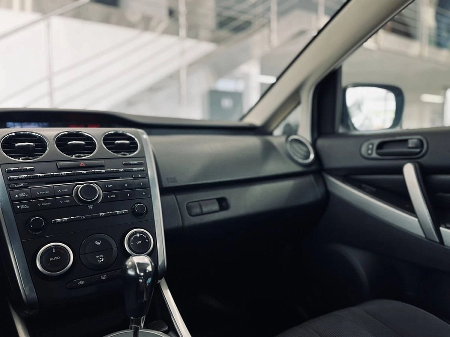 Mazda CX-7, 2011г., передний привод, автомат