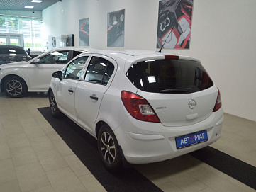 Opel Corsa, 2009г, передний привод, механика