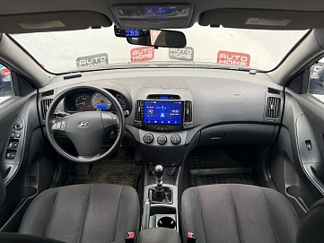 Hyundai Elantra, 2008г., передний привод, механика