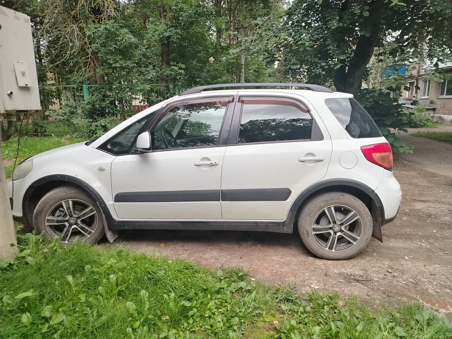 Suzuki SX4, 2008г., полный привод, механика
