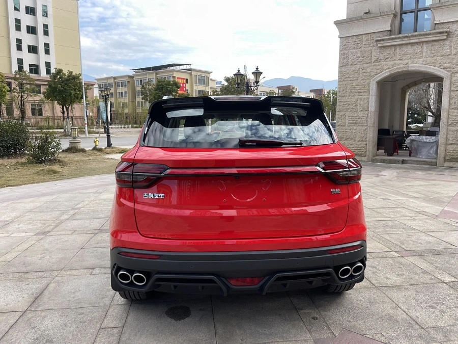 Geely Binyue, 2021г., передний привод, робот